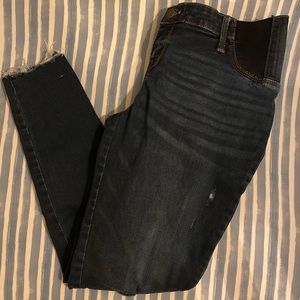 Ingrid & Isabel maternity distressed jeggings